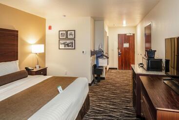 هتل Cobblestone Inn & Suites  Fairfield Bay
