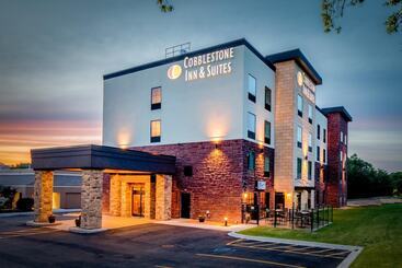هتل Cobblestone Inn & Suites  Fairfield Bay