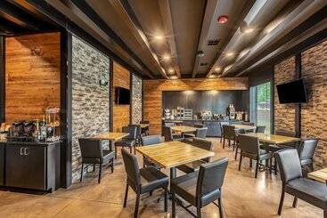 هتل Cobblestone Inn & Suites  Fairfield Bay