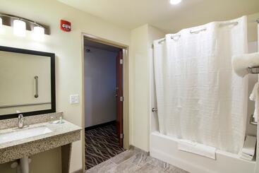 هتل Cobblestone Inn & Suites  Fairfield Bay