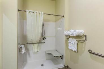 هتل Cobblestone Inn & Suites  Fairfield Bay