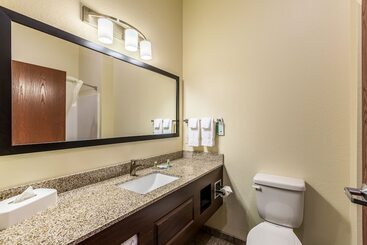هتل Cobblestone Inn & Suites  Fairfield Bay