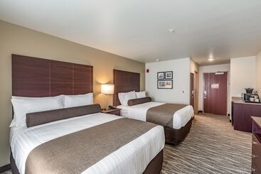 هتل Cobblestone Inn & Suites  Fairfield Bay