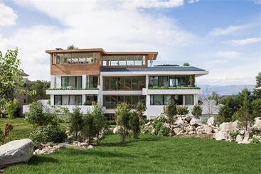 هتل Dali Shishanfang Golf