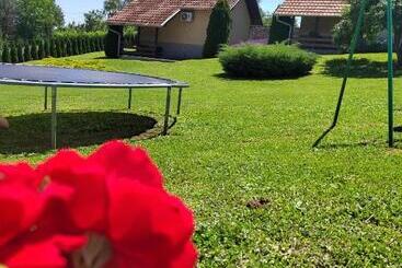 پانسیون Garden 022