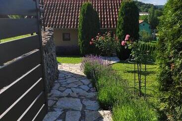 پانسیون Garden 022