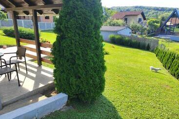 پانسیون Garden 022