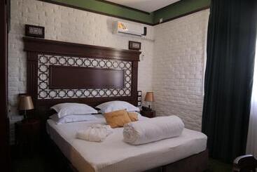 هتل Kesh Palace
