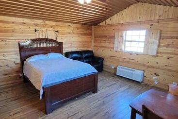 هتل Stateline Cabin