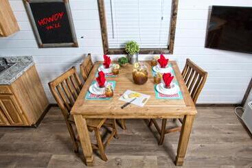 هتل Stateline Cabin