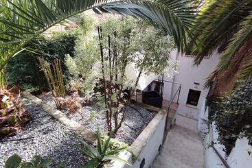 ペンション Los Patios De Santander