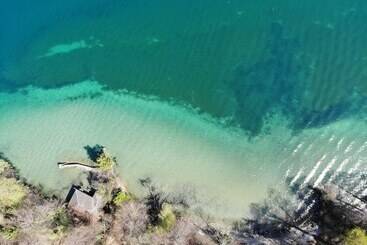 تختخواب و صبحانه Lake Villa Lotus
