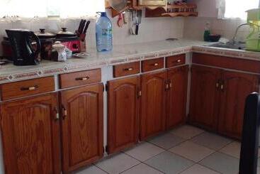 تختخواب و صبحانه Little Palace Bnb