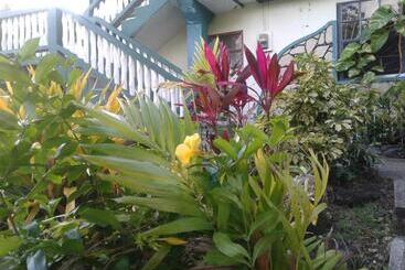 تختخواب و صبحانه Little Palace Bnb