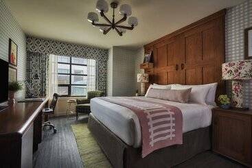 هتل Graduate By Hilton Bloomington