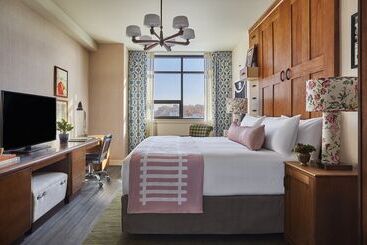 هتل Graduate By Hilton Bloomington