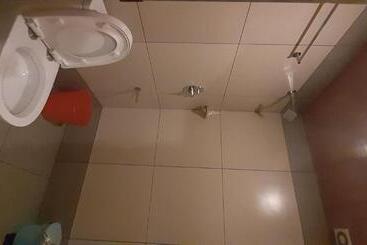 هاستل Greenview Holiday Inn