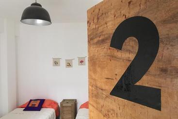 تختخواب و صبحانه Hostel Cha