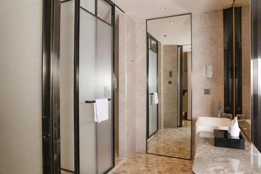 هتل Courtyard By Marriott Shenzhen Northwest