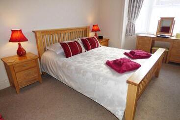 پانسیون Whitehaven Guest House