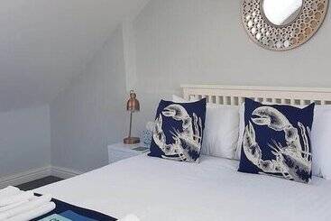 تختخواب و صبحانه Saltwater