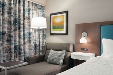 هتل Hampton Inn Champaign Southwest