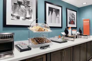 هتل Hampton Inn Champaign Southwest