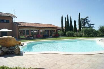 پانسیون Villa Giuseppe Bernabei Guest House