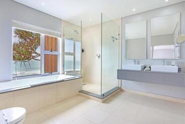 تختخواب و صبحانه Vetho House Villa Ballito