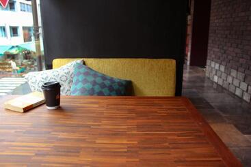 هاستل Hare Tabi Sauna & Inn Yokohama   ハレタビ