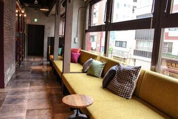 هاستل Hare Tabi Sauna & Inn Yokohama   ハレタビ