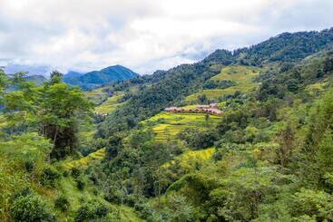 هتل Hoang Su Phi Lodge