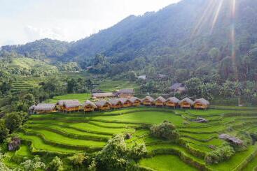 هتل Hoang Su Phi Lodge