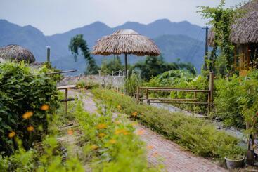 هتل Hoang Su Phi Lodge