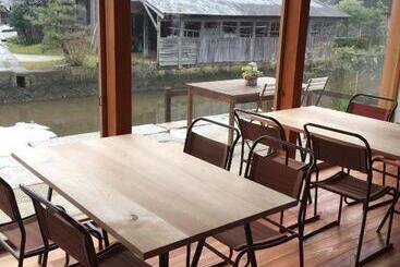 هتل Waterside Cottage Heron
