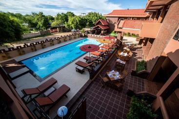 هتل Royal Aykare Lodge