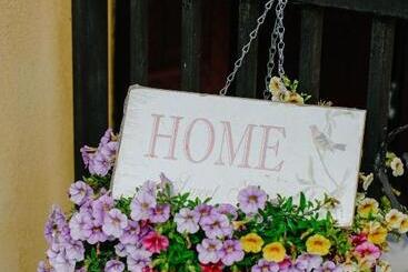 پانسیون Dali Lila's House Seaview Guesthouse