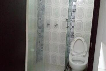 هاستل Montecarlos