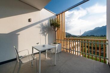 تختخواب و صبحانه Alea   Garda Lake Suite