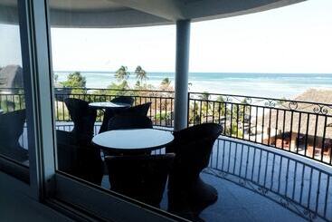 هتل Sea Crest