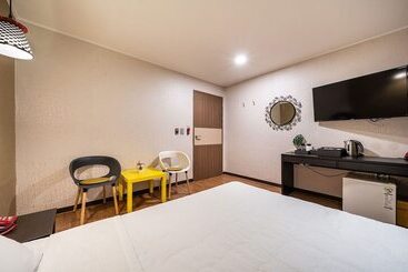 مُتل Jeju Hue