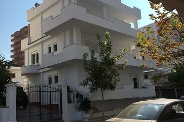 پانسیون Villa Orkidea