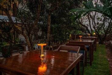 تختخواب و صبحانه Harmal S Residency