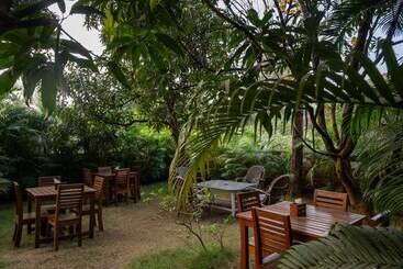 تختخواب و صبحانه Harmal S Residency