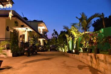 تختخواب و صبحانه Harmal S Residency