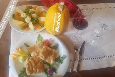 هتل Restaurant Emblema