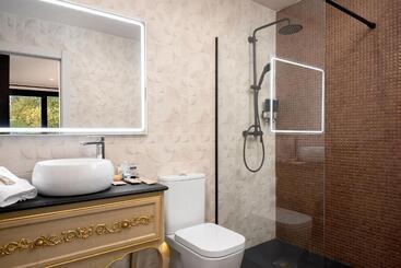 Suite 1907 Aviles