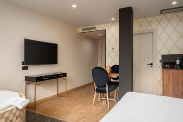 Suite 1907 Aviles