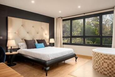 Suite 1907 Aviles