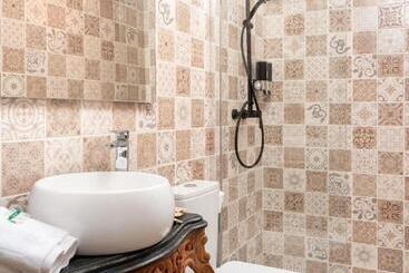Suite 1907 Aviles